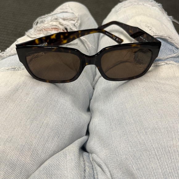 Balenciaga 53 mm rectangular frame Havana Havana brown sunglasses - Picture 4 of 4